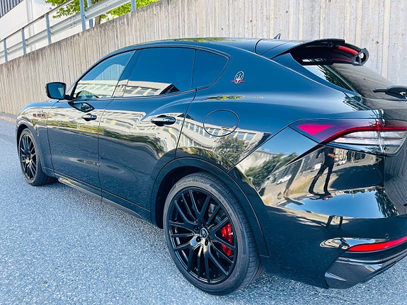 Maserati Levante 3 of 16