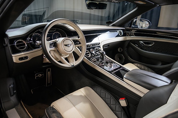 Bentley Continental GTC 8 of 23