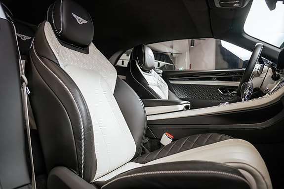 Bentley Continental GTC 20 of 23