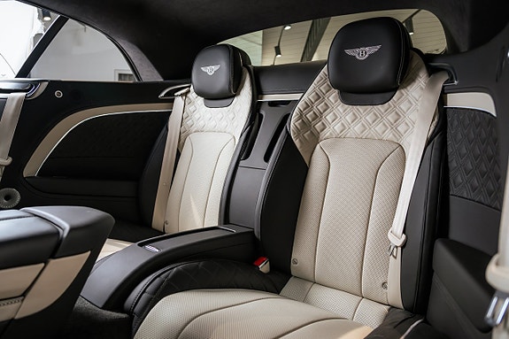 Bentley Continental GTC 9 of 23