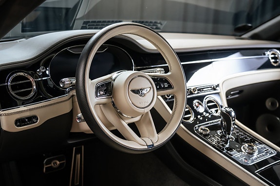 Bentley Continental GTC 11 of 23