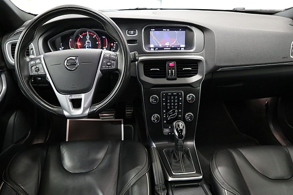 Volvo V40 10 of 24