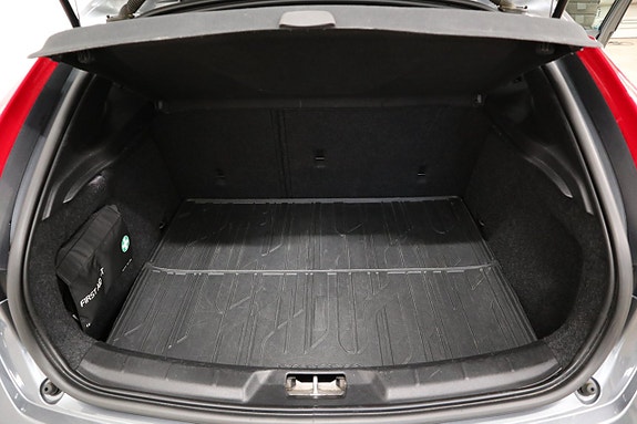 Volvo V40 16 of 24