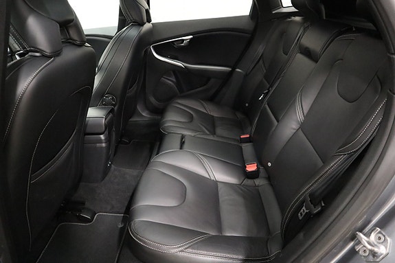 Volvo V40 14 of 24