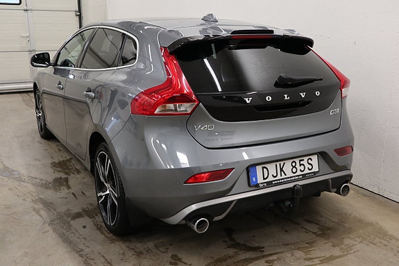 Volvo V40 4 of 24