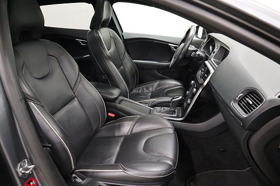 Volvo V40 8 of 24