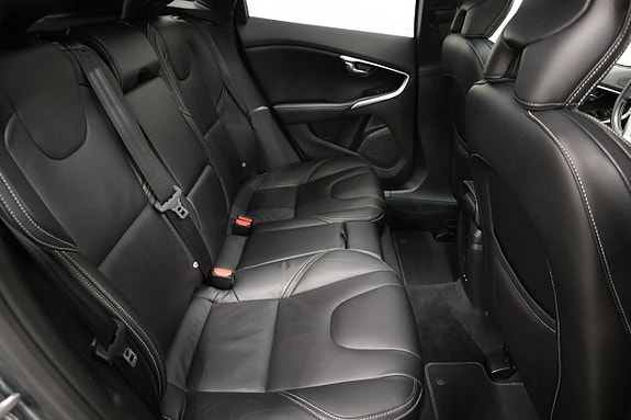 Volvo V40 11 of 24