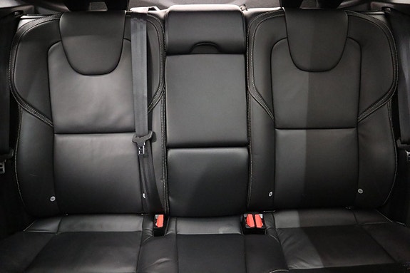 Volvo V40 12 of 24
