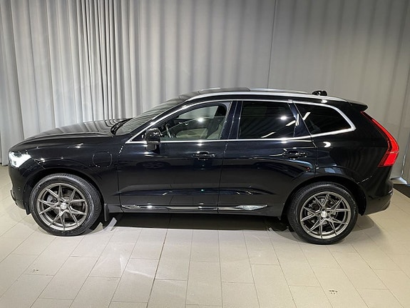 Volvo XC60 3 of 26