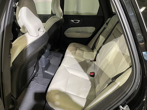 Volvo XC60 18 of 26
