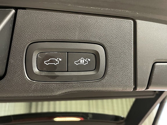 Volvo XC60 8 of 26