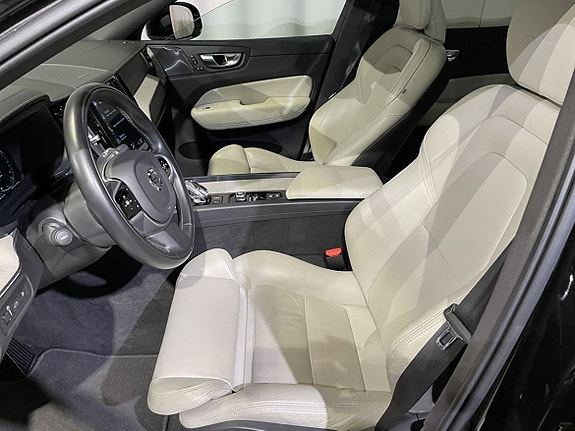 Volvo XC60 16 of 26