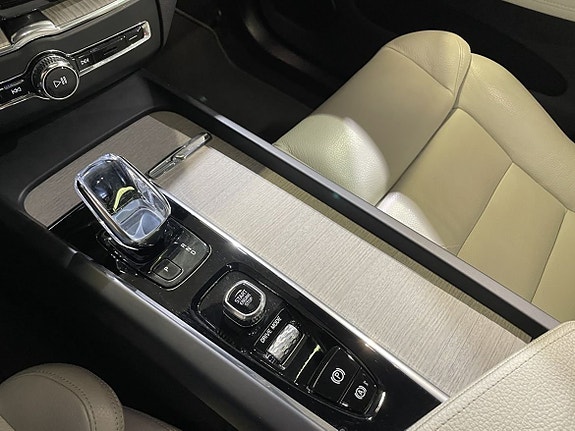 Volvo XC60 22 of 26