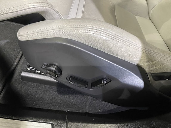 Volvo XC60 17 of 26