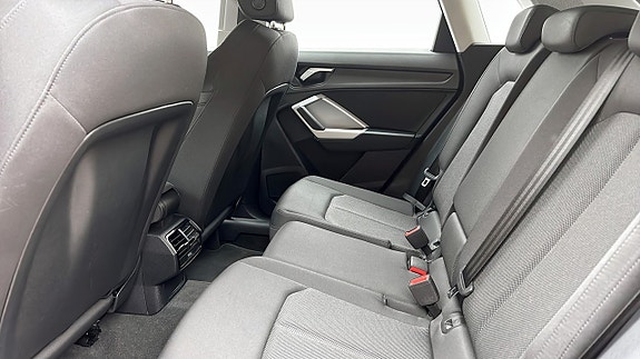 Audi Q3 14 of 14