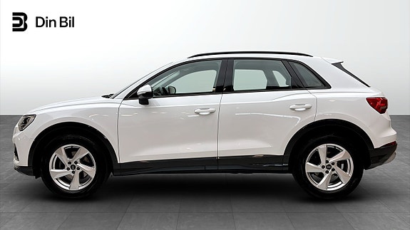 Audi Q3 2 of 13