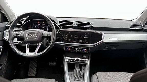 Audi Q3 10 of 13