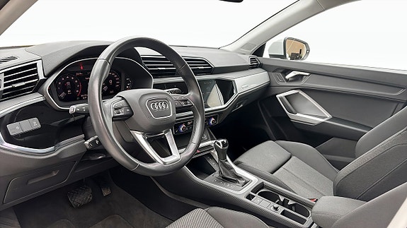 Audi Q3 7 of 13