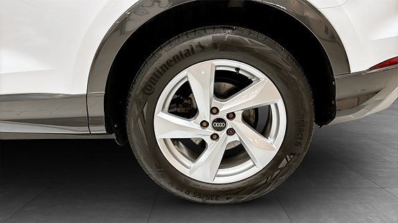 Audi Q3 6 of 13