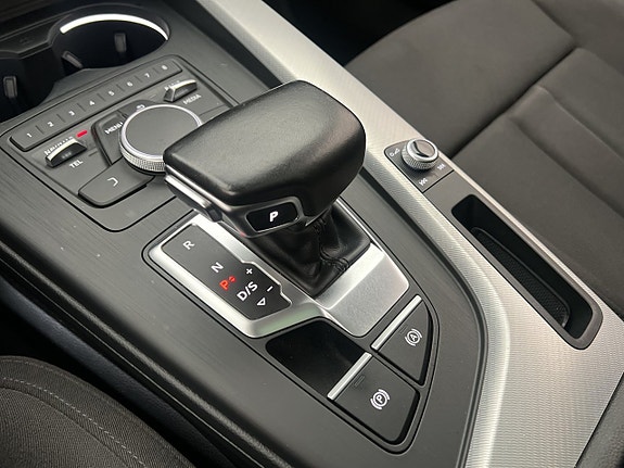 Audi A4 24 of 30
