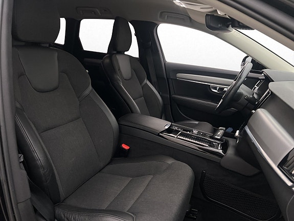 Volvo V90 26 of 30