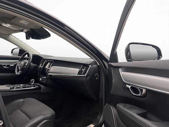 Volvo V90 27 of 30