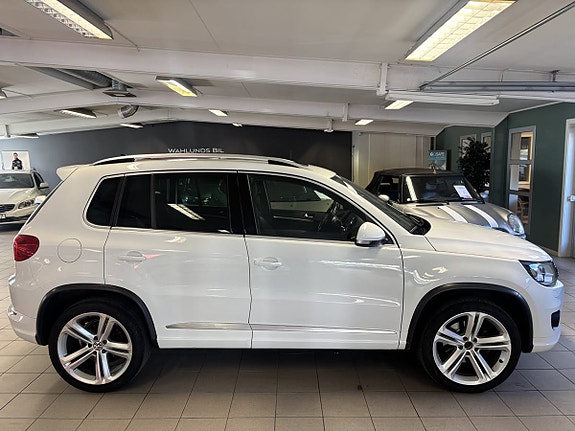 Volkswagen Tiguan 2 of 16