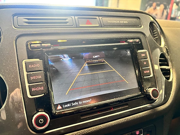 Volkswagen Tiguan 12 of 16