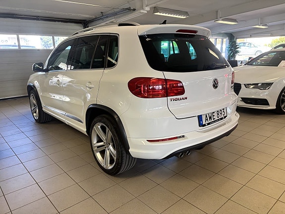 Volkswagen Tiguan 4 of 16