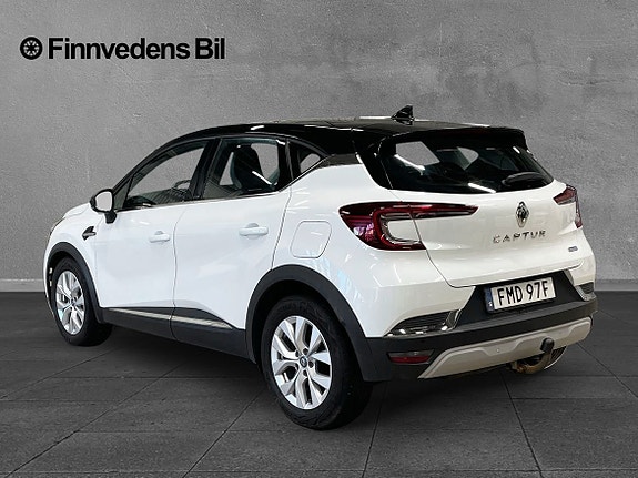 Renault Captur 3 of 9