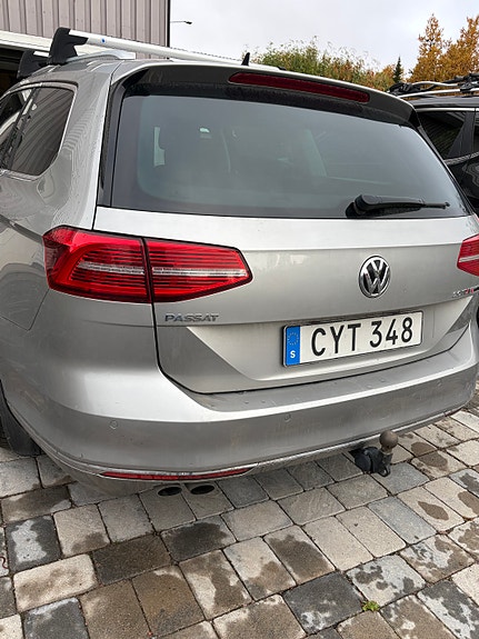 Volkswagen Passat 4 of 11