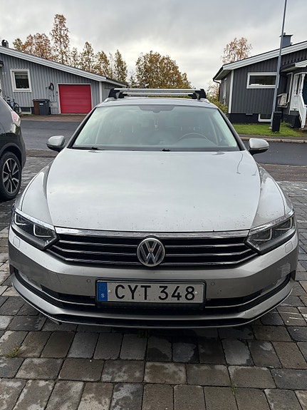 Volkswagen Passat 3 of 11