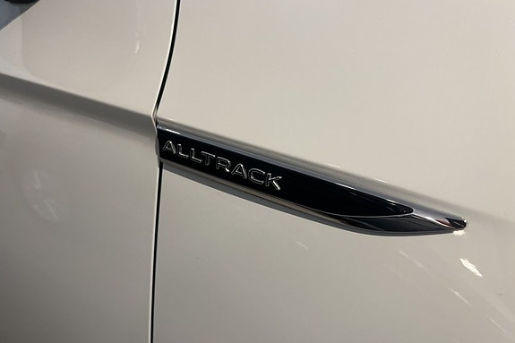 Volkswagen Passat Alltrack 12 of 12