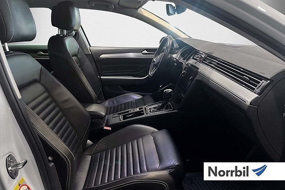 Volkswagen Passat Alltrack 7 of 12