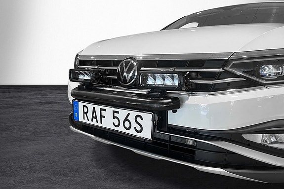 Volkswagen Passat Alltrack 5 of 12