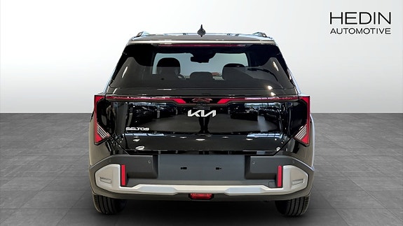 Kia Seltos 5 of 12