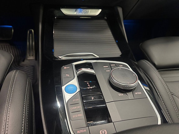 BMW iX3 10 of 23