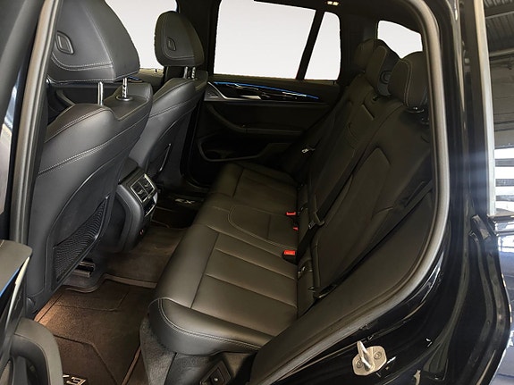 BMW iX3 13 of 23