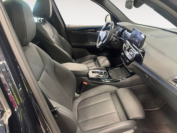 BMW iX3 14 of 23