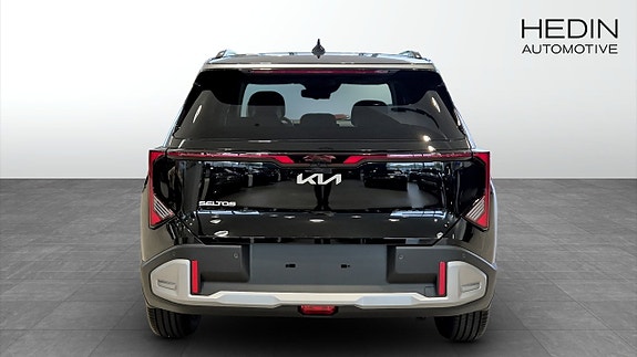 Kia Seltos 5 of 12