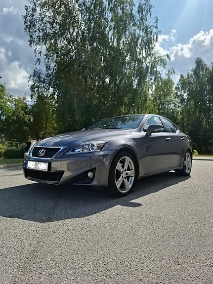 Lexus IS250 2 of 9