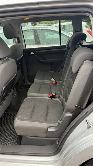 Volkswagen Touran 8 of 10