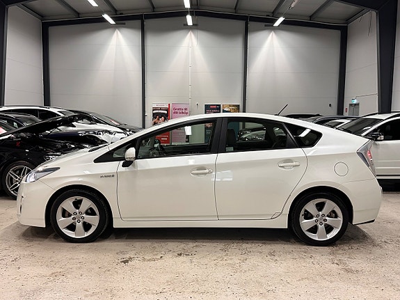 Toyota Prius 6 of 29