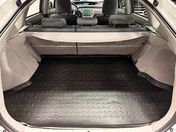 Toyota Prius 29 of 29