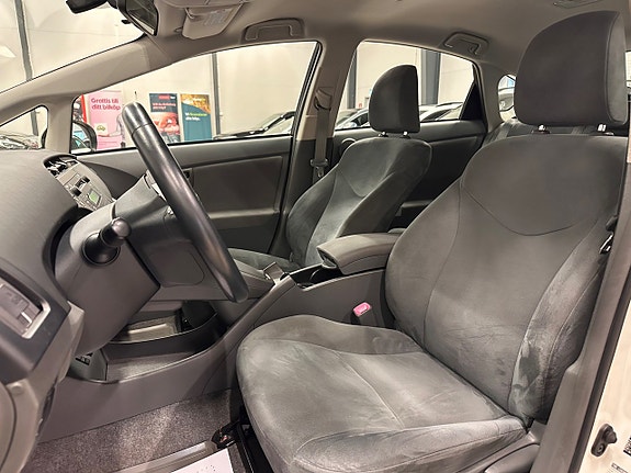 Toyota Prius 23 of 29