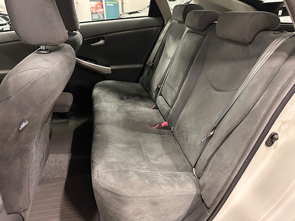 Toyota Prius 27 of 29