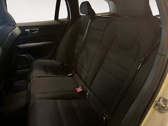 Volvo V60 14 of 19