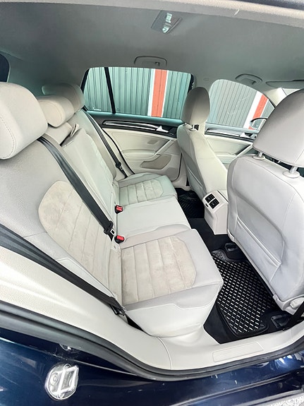 Volkswagen Golf VII 10 of 10
