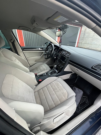Volkswagen Golf VII 9 of 10