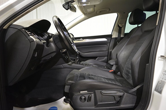Volkswagen Passat 9 of 22